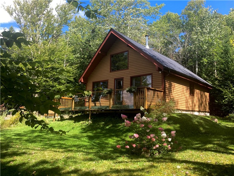 Luna Rosa Chalet - Lakefront Hideaway, Unplug & Escape