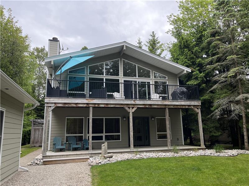 Sauble Beach 4- Bedroom Cottage Rental- Licence #669-2026