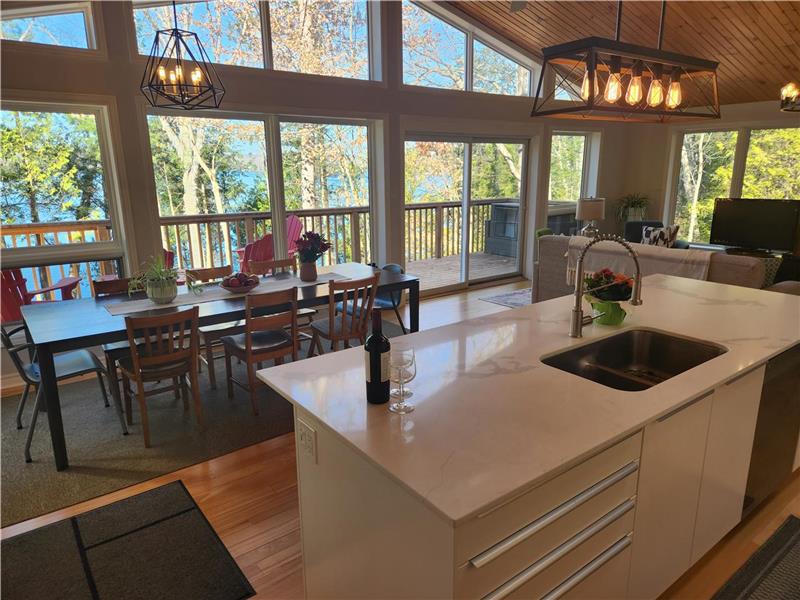 Summer/Fall Availability Haliburton*5Bdrm*Waterfront*Sweeping Views