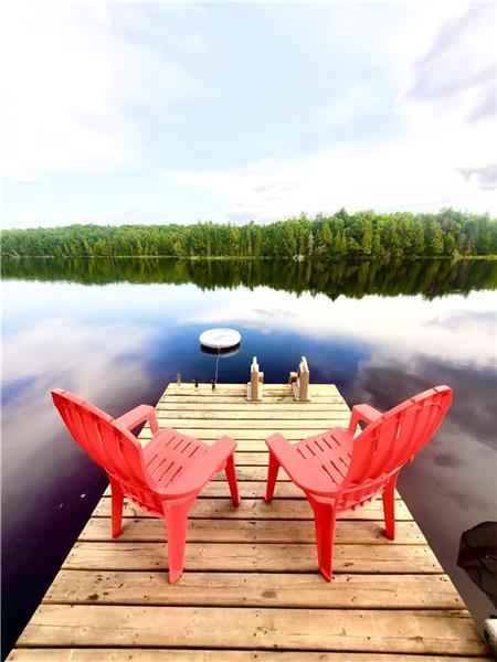 Peaceful & Private Lakefront Cottage