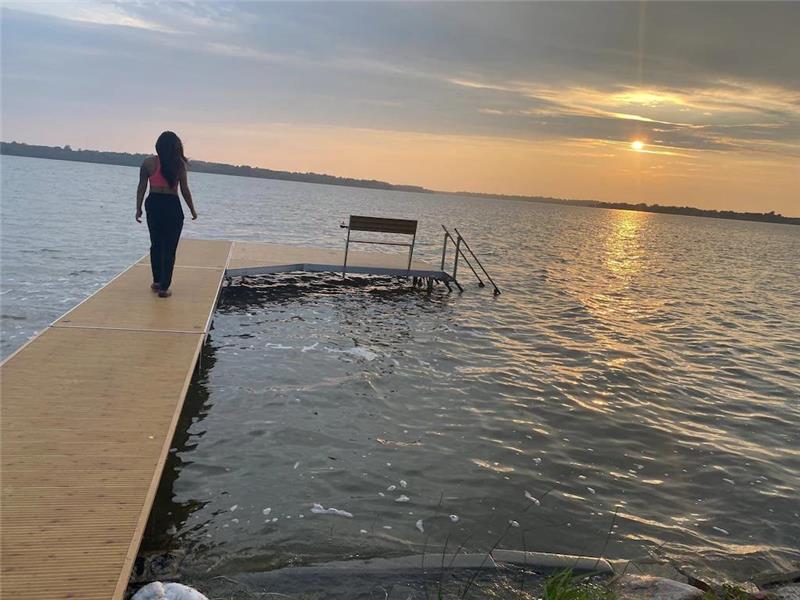 WATERFRONT COTTAGE rental (PRIVATE)