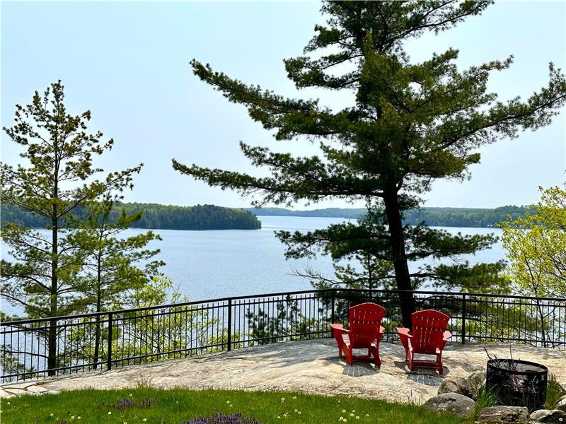 Lakefront Retreat • Hot Tub • Outdoor Sauna • Dock • Swim • Stunning Views!