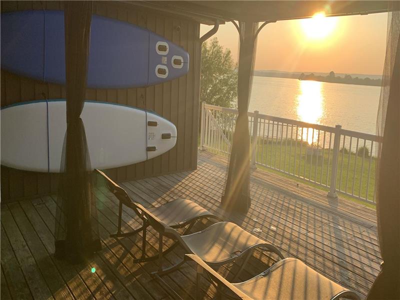 Home Sweet Home dans le comté de Prince Edward Vous pouvez pratiquer la pêche, la natation, la pêche