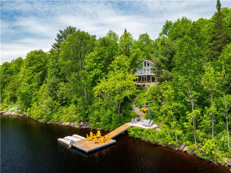 Waterfront Boutique Lakehouse in Huntsville Muskoka - The Good Fox