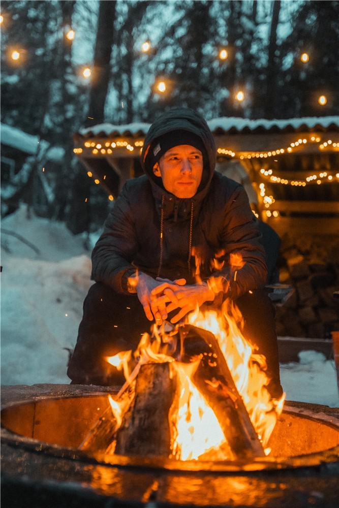 Muskoka Riverside Escape-Winter Wonderland! Sauna,Fire Pit, Kiddo Igloos, EV Charger,Special Setups!