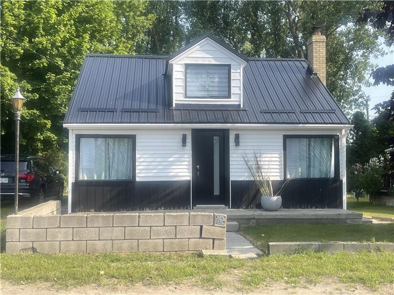 Lakeside Living with Liana