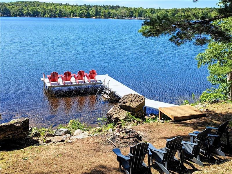 Marble Point Cottage - Luxury lakefront cottage Kawartha's