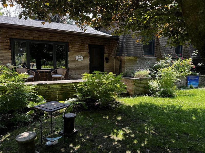 BEECH LODGE..MAKE YOUR SPRING OR FALL BOOKING TODAY!