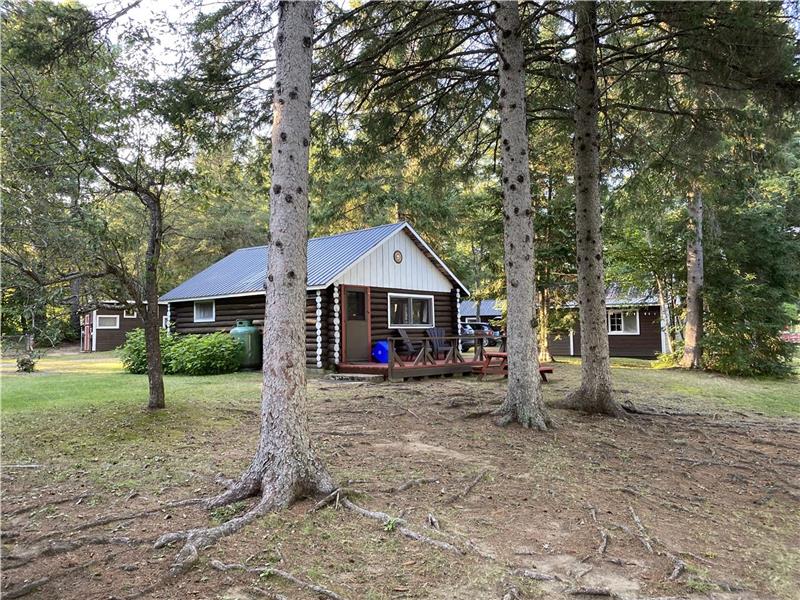 Devil's Elbow Lodge - a rustic, affordable lakefront family retreat into nature-THANKSGIVING SPECIAL