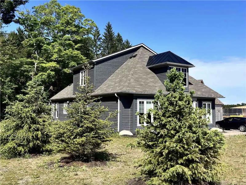 Cozy Muskoka 4-bedroom cottage on Lake Rosseau, Pool, BBQ
