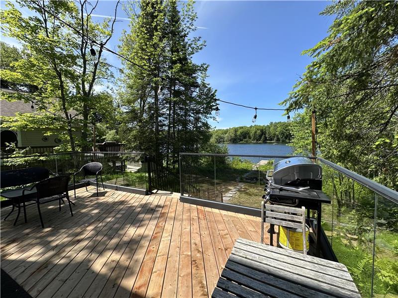 Modern Cottage on a Quiet Lake
