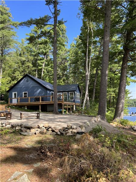 Road access, dock, fishing, lakefront