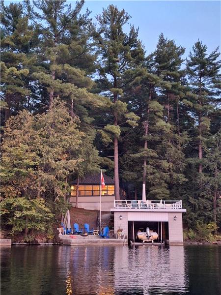 Loon Nest - Charleston Lake