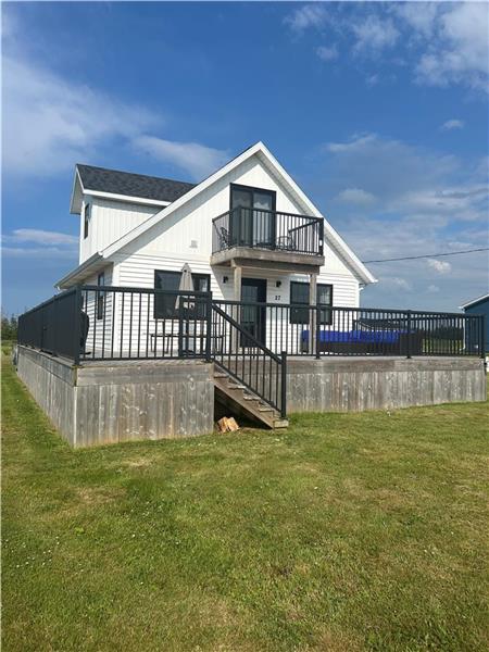 Newly furnished & minutes from Thunder Cove! - The Lookout! - Unwind with family and furry friends!