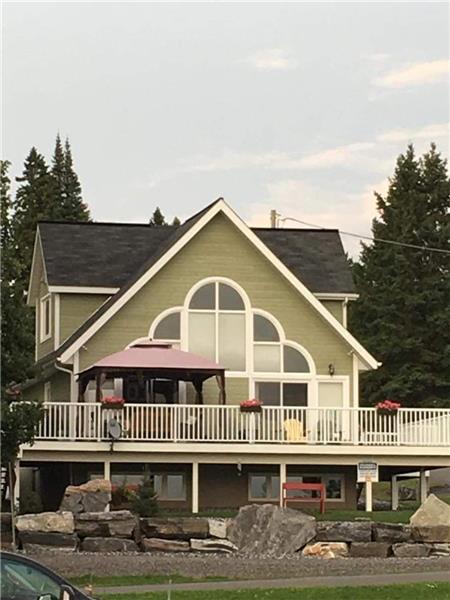 Custom Home in Port Loring with Amazing Lake Views!