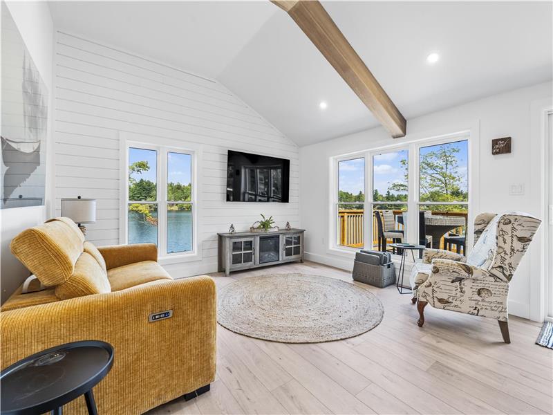 Dock*Pristine WaterFront*Boat Launch*2 Kayaks*Canoe*Highspeed WiFi*Easy Access* Private Setting