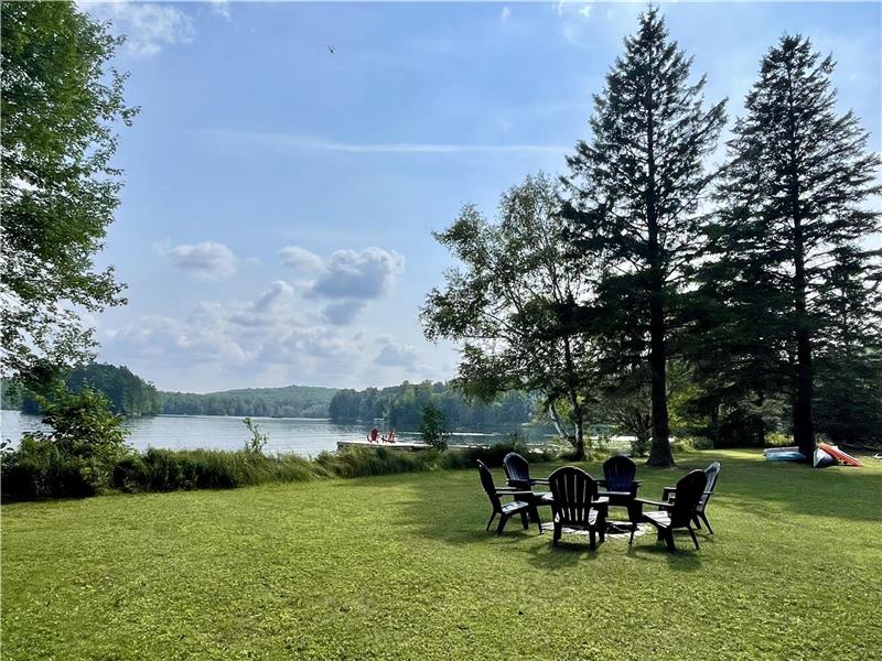 Soyers Lake House - Private Waterfront Retreat