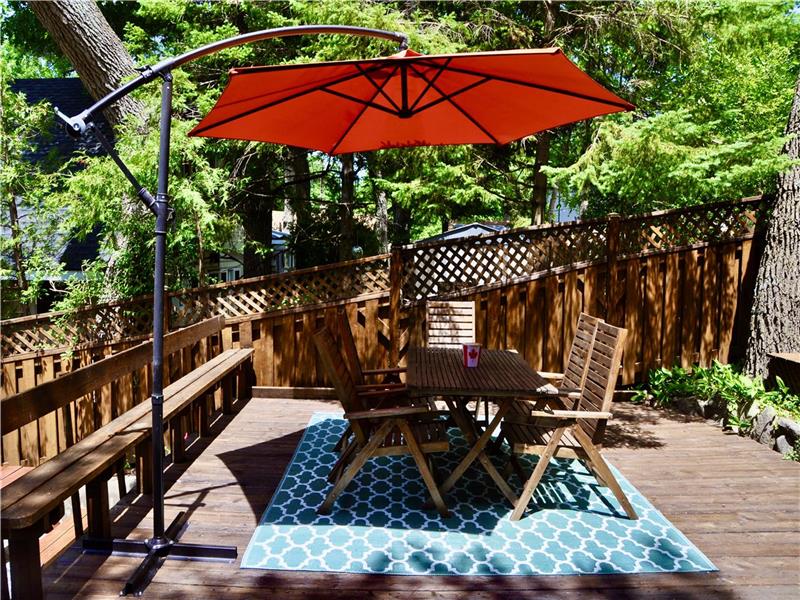 SUNNYSIDE COTTAGE - Ideal location right in the village and very close to the beach - pet friendly!