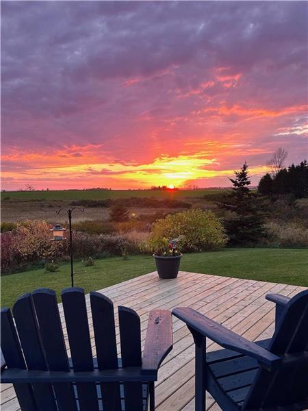 PEI PANORAMIC BEACH HOUSE - STRATFORD PEI -BEACH-THEATRE-SEAFOOD-NIGHT LIFE-GOLF