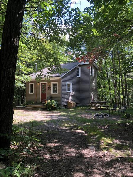 Waterfront Cabin with Exceptional Privacy- Heated Outdoor Shower
