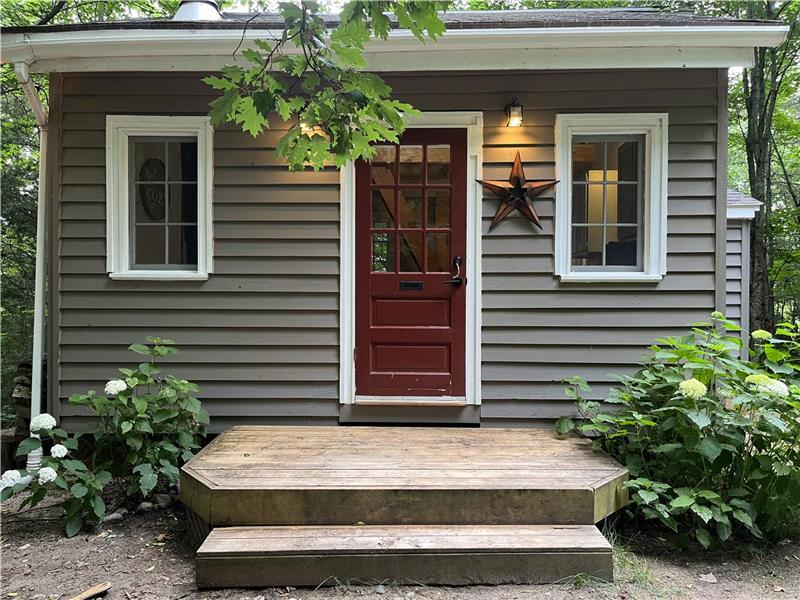 Waterfront Cabin with Exceptional Privacy- Heated Outdoor Shower