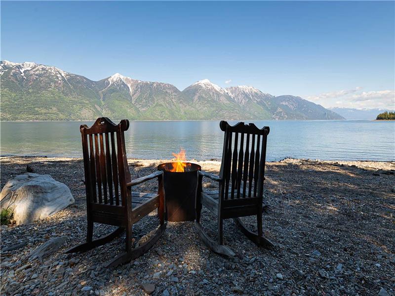 Luxury Kootenay Lakefront Home, Cabins, And RV Spots