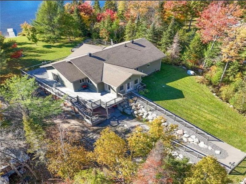 NP Lakeside Cottage-Where The Lake Meets Comfort |Sleeps 12|3 Bath|Pets| Fully Accessible w/ Ramp!