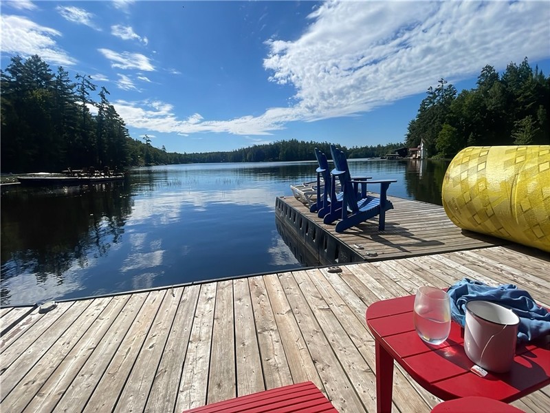 Cozy Modern A-Frame Cottage Trent Severn Waterway unlimited boating-Booking September and Fall