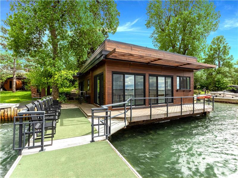 Superbe chalet sur pilotis, fleuve St-Laurent, à seulement 1hre de Montréal