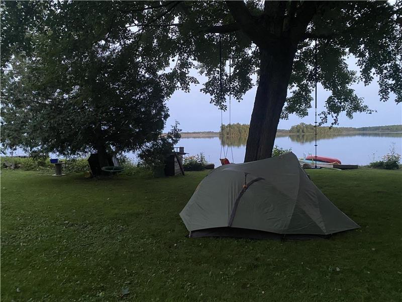 Quiet cottage on the lake