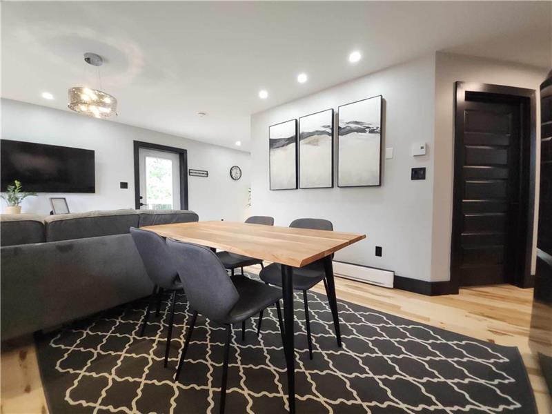 YEAR-ROUND LAKEFRONT MODERN LOG COTTAGES AND NEW SUITES