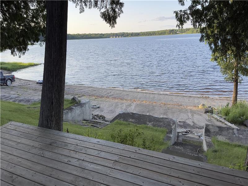 Chalet au bord de la plage de sable