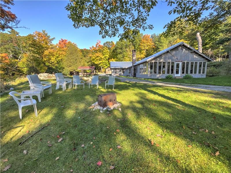 Multnomah ? Domaine multifamilial sur le canal Rideau