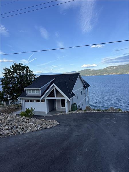Lakefront luxury suite in Hot Tub