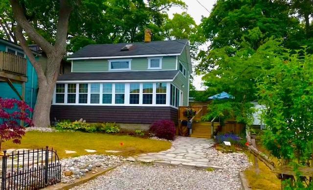Grand Bend Cottage Steps to Main Street and Beach!