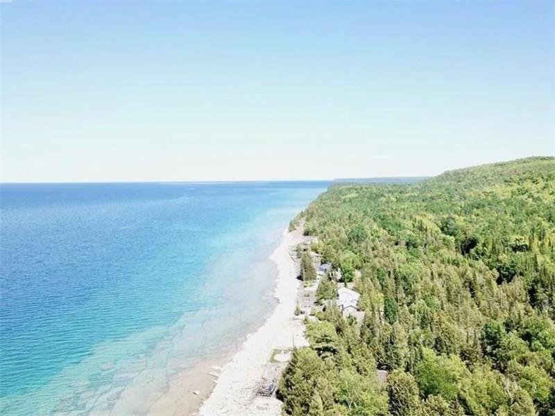 Relaxing Georgian Bay Waterfront Cottage - Lion's Head, Sleeps 6, Pet Friendly, Bruce Trail Access