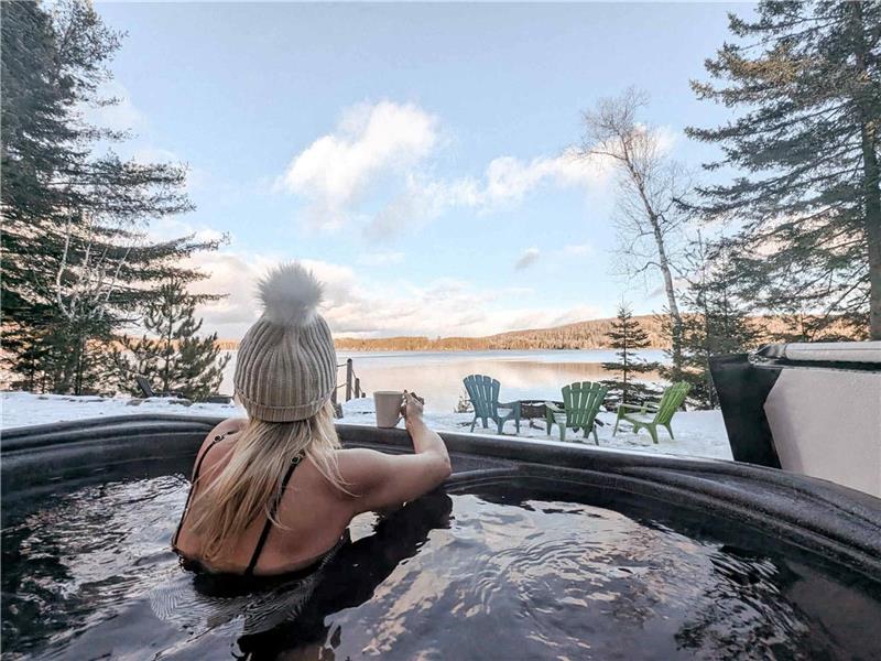 Weekdays: 2 Nights $575, 3 Nights $650 ALL-IN. 3BR + Loft, Hot Tub, Waterfront, Snowmobile Trails