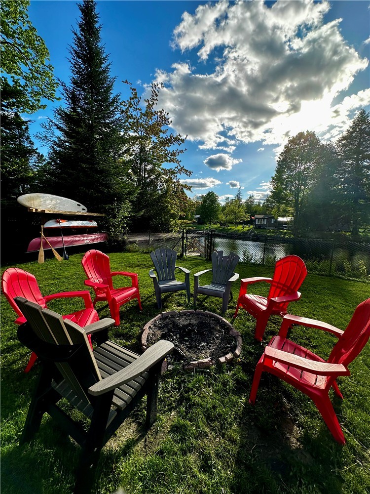 All Season Waterfront Cottage in Kawartha Lakes