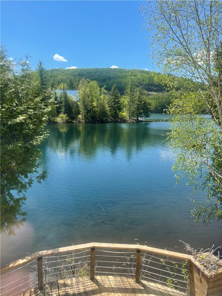 Lake and Mountain house – Mont Tremblant
