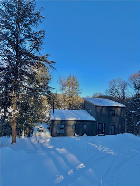 Ironwood on Island Lake. Luxury 5-BR Muskoka North Cottage w/ Spa Master + Gym, Sleeps 12