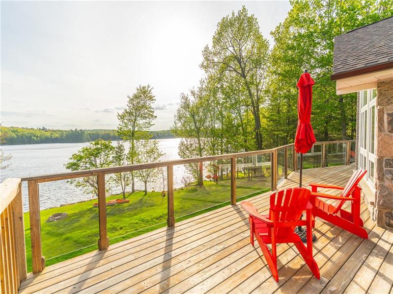Panoramic Lake Views + Kayaks, SUP, Game Room, Fire Pit, Sunsets | Algonquin Delight