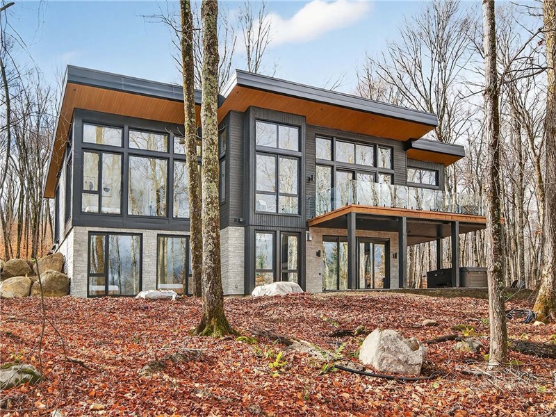 NEW! FÔRET DE VERRE CHALET / 5 BEDROOMS / HOT TUB / OUTDOOR FIREPLACE