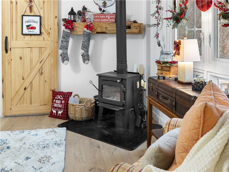 Dahlia's on Denbigh – Your Perfect Waterfront Escape