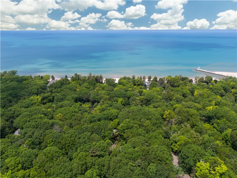The Lake House - Grand Bend