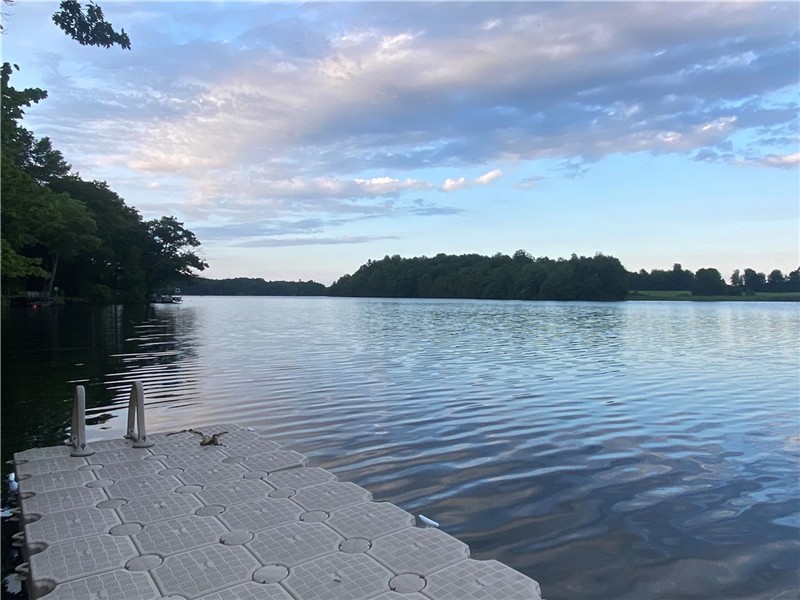 Chalet au bord de l'eau sur le lac Little Cranberry