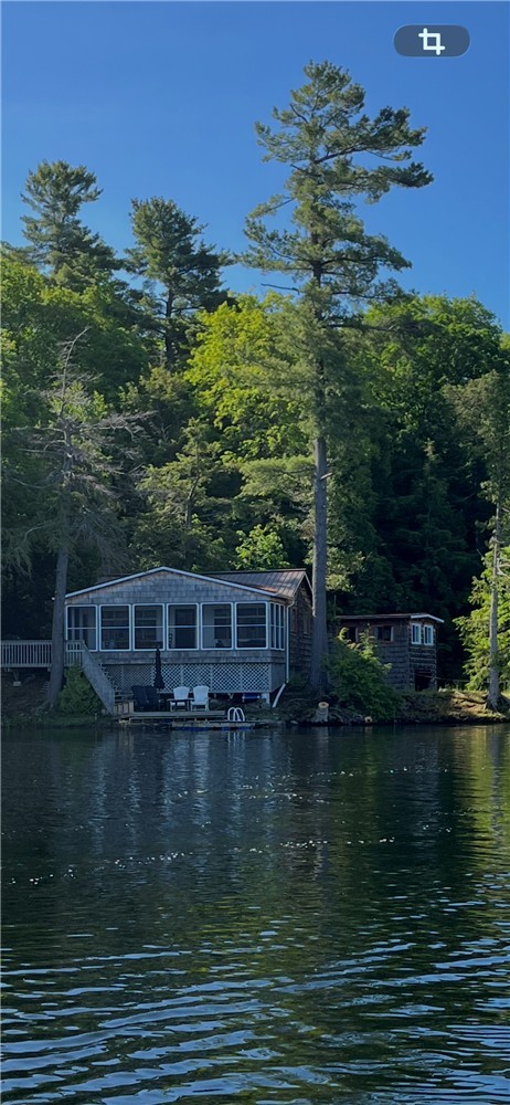 New Rental- July 1 special Rate- message for details - Charleston Lake Water's Edge. Private Escape!