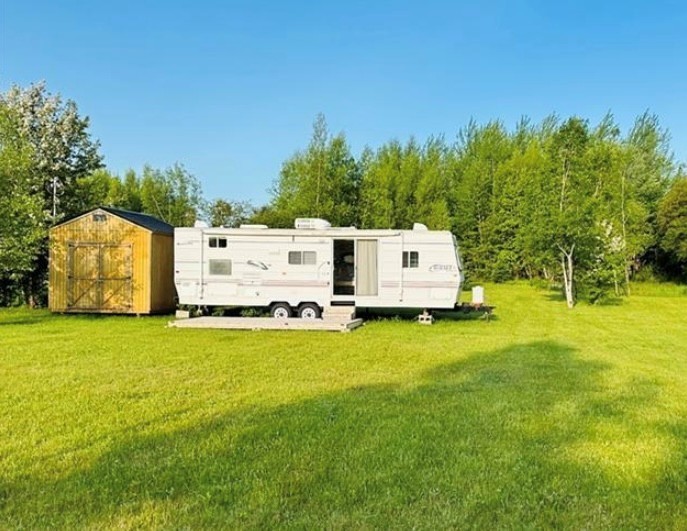 Vintage camper by Aboiteau Beach