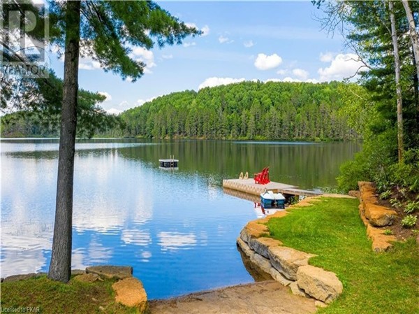 Crown View Cottage on Cardwell Lake near Bancroft