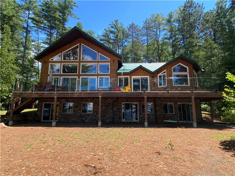 GOLDEN LAKE RETREAT