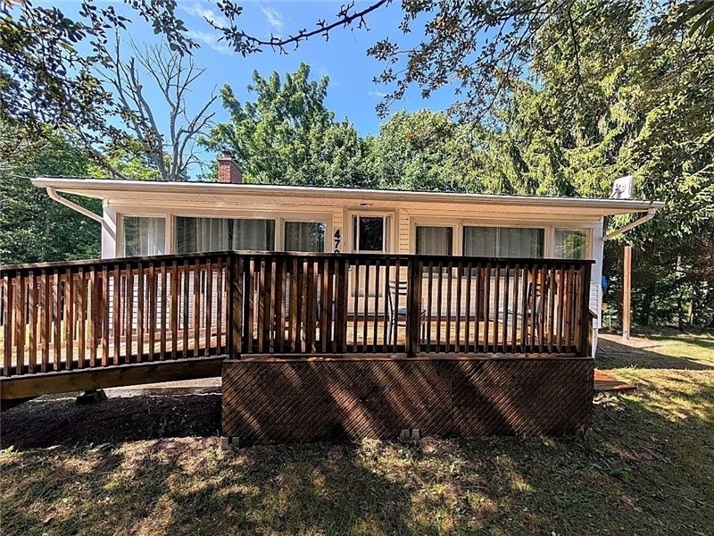 THE RAVINE RETREAT — A TREETOP HIDEAWAY, A SHORT WALK FROM ERIE REST BEACH, PORT STANLEY